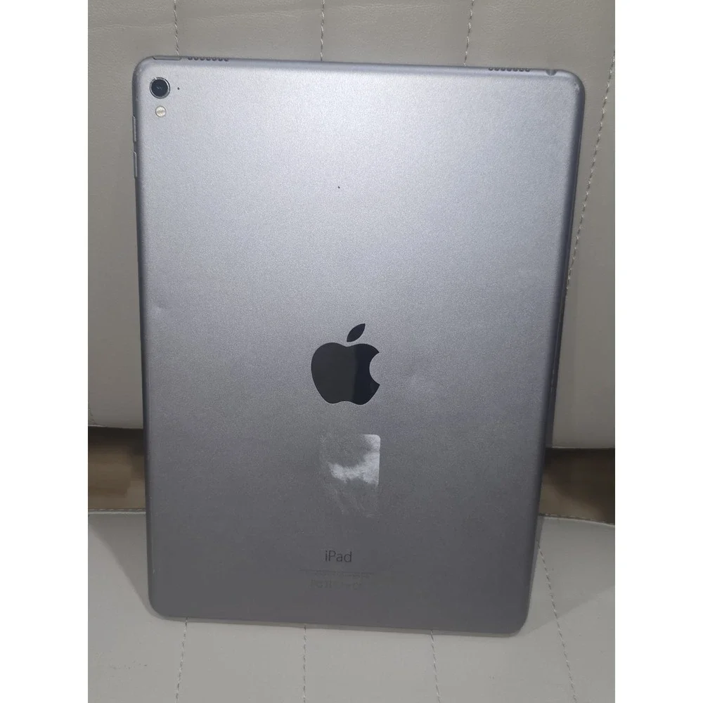 40 Apple iPad 8.3